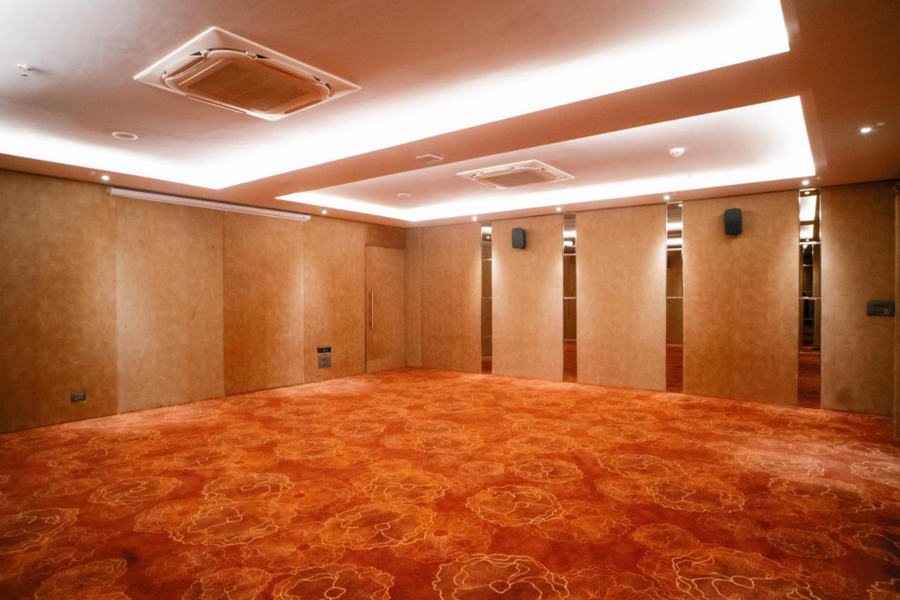 Playotel Premier Vijay Nagar Индаур Экстерьер фото