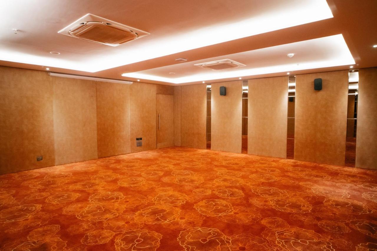 Playotel Premier Vijay Nagar Индаур Экстерьер фото